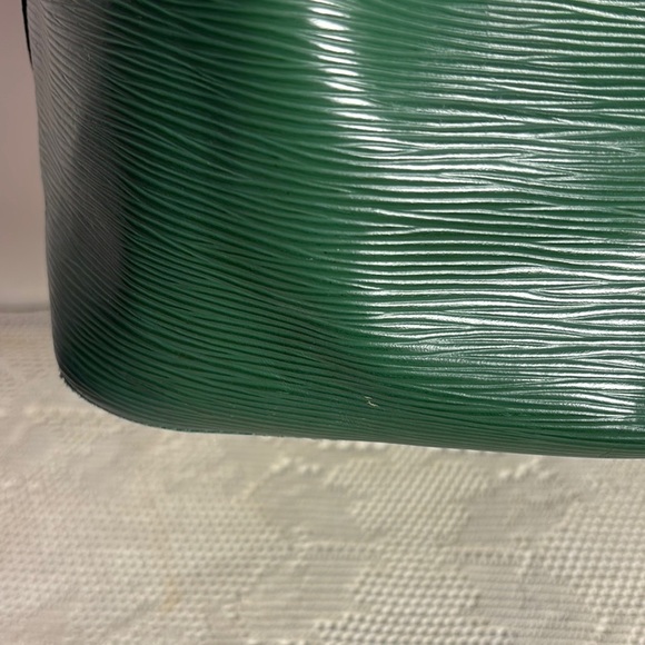 Louis Vuitton Green Epi Noe Shoulder Bag - Picture 4 of 16